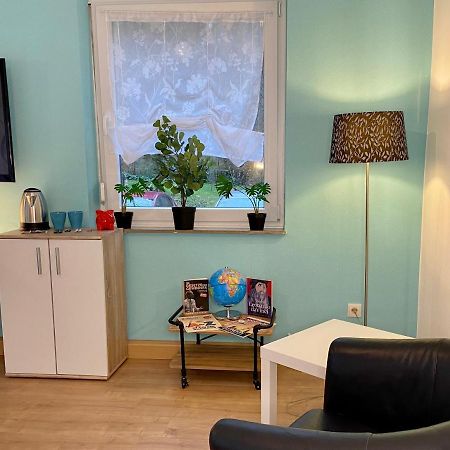 Privatzimmer Im Apartment - Apple Tv Netflix Kingsize Bett Arbeitsplatz Naehe Hbf โคเบลนซ์ ภายนอก รูปภาพ