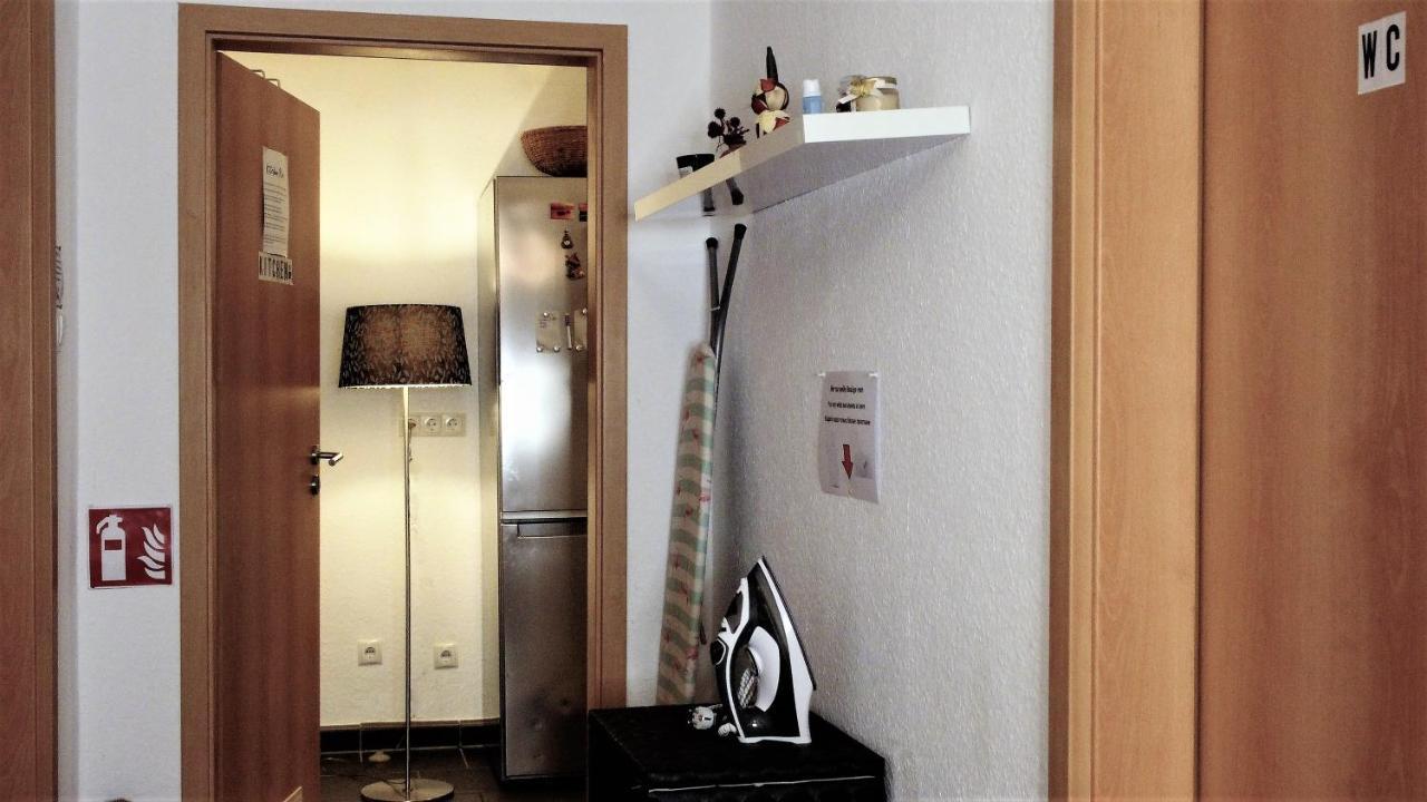 Privatzimmer Im Apartment - Apple Tv Netflix Kingsize Bett Arbeitsplatz Naehe Hbf โคเบลนซ์ ภายนอก รูปภาพ